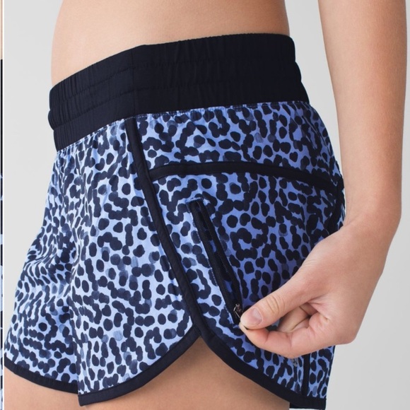 Lululemon Tracker Shorts - Picture 5 of 9